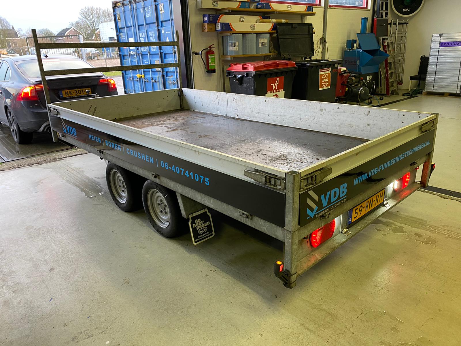 Belettering aanhanger van VDB Funderingstechnieken