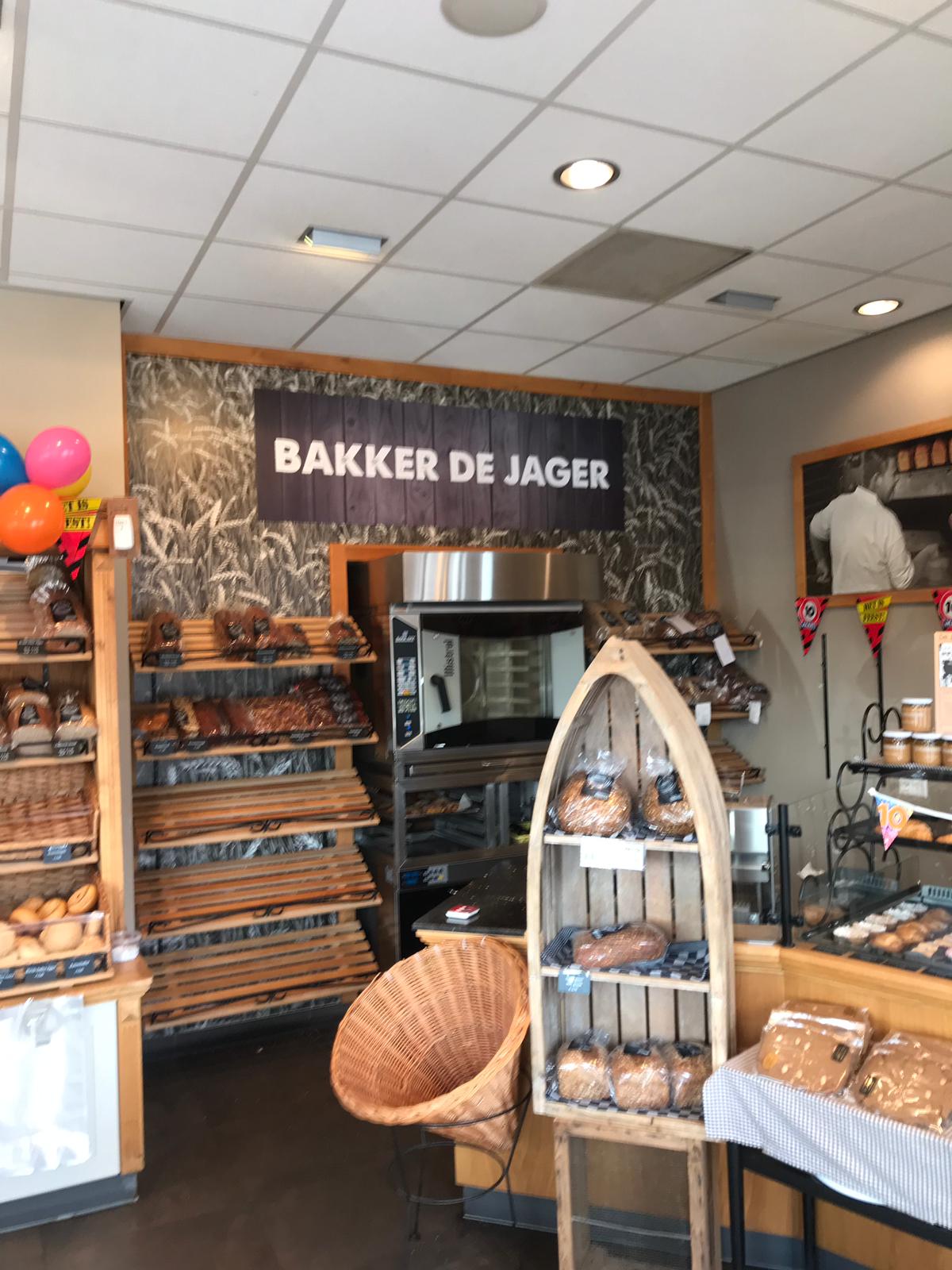 Binnen en buiten belettering voor Bakker de Jager