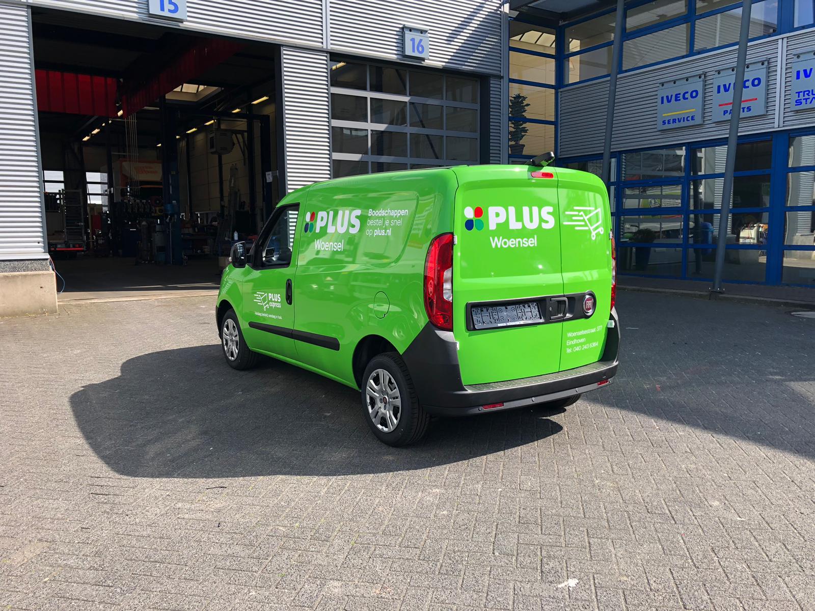 Plus supermarkt auto