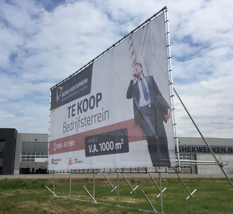 Spandoek bedrijfsterrein